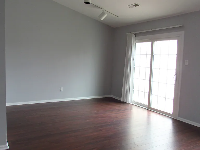 79 Portsmouth Ct — Photo 6