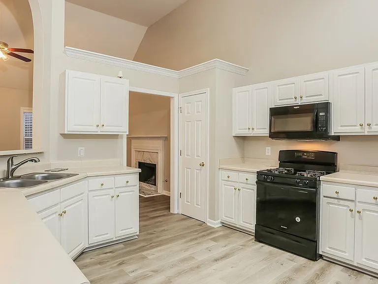 5980 Tate Dr — Photo 7