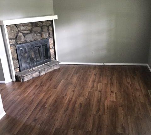 Middle floor living room