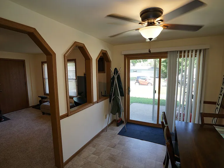 708 Bewick Dr — Photo 7