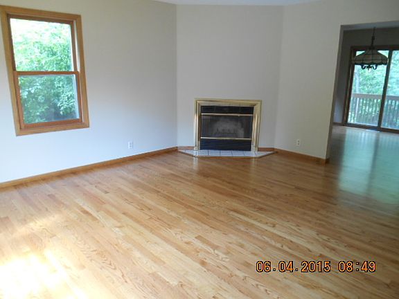 2nd image of 1501 Oakview Ter