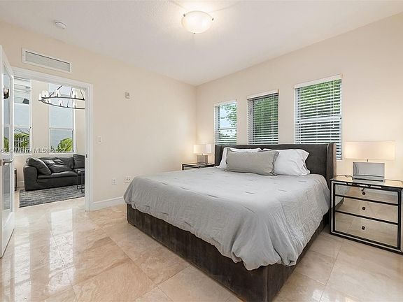 4th image of 1040 10th St APT 402