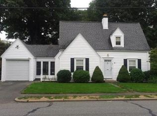 91 Canterbury Rd, Waltham, MA 02453