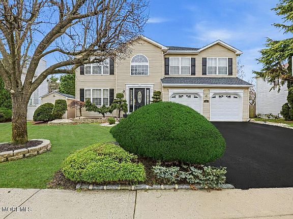 2nd image of 16 Diamond Lane