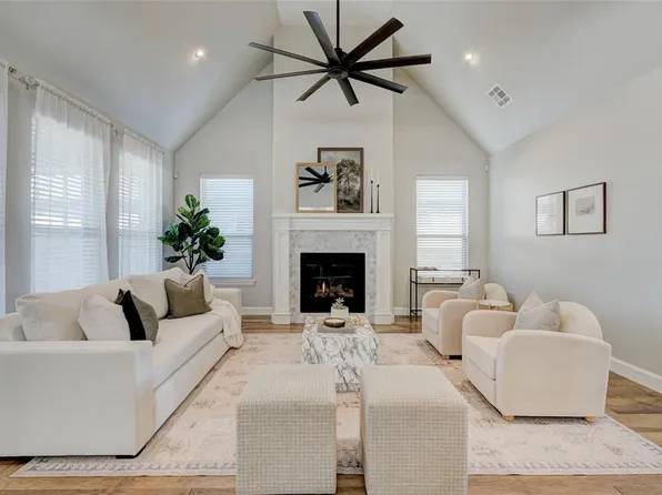 201 Pont Mirabeau Cir, Edmond, OK 73034