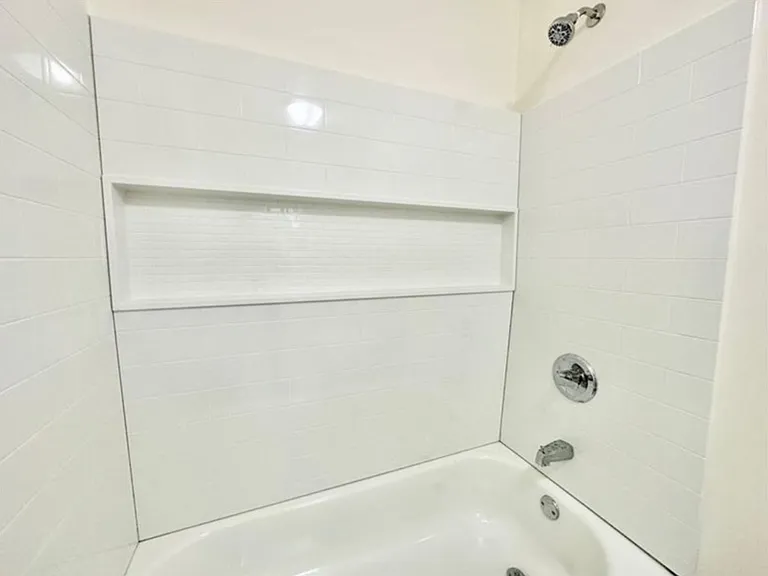 9 E 15th St SW #B — Photo 7