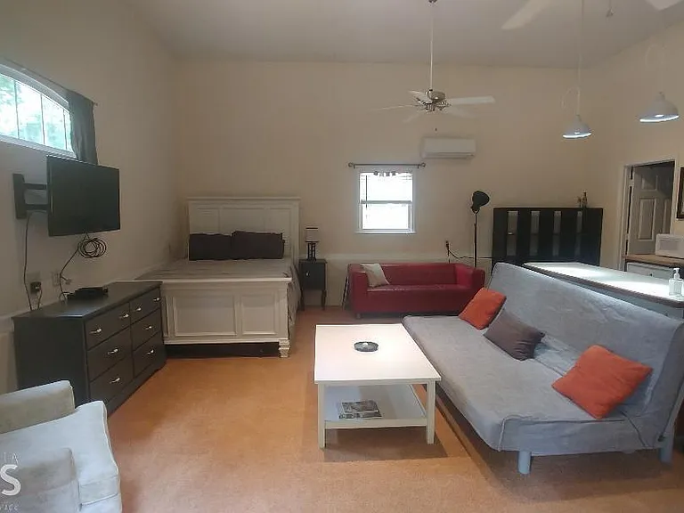 180 Cedar Cir — Photo 3