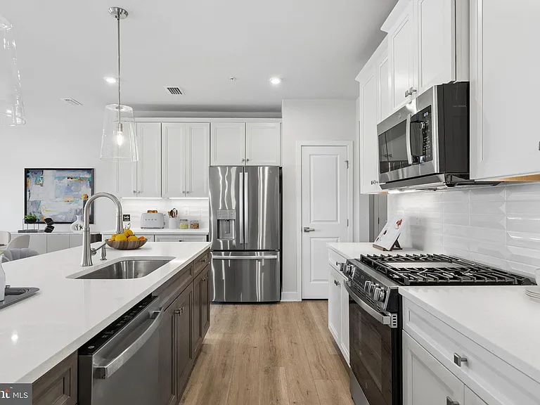 1611 Potomac Shores Pkwy #401 — Photo 44