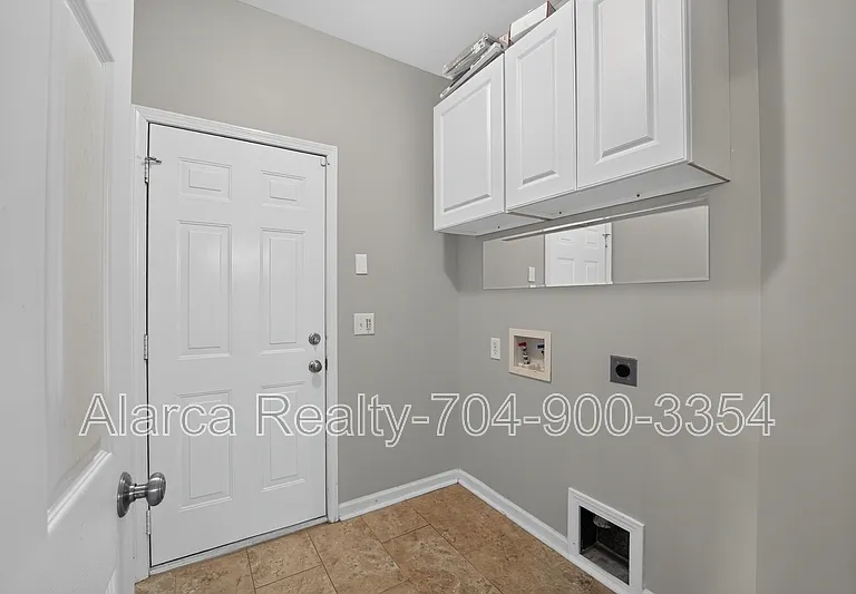 17420 Baldwin Hall Dr — Photo 29