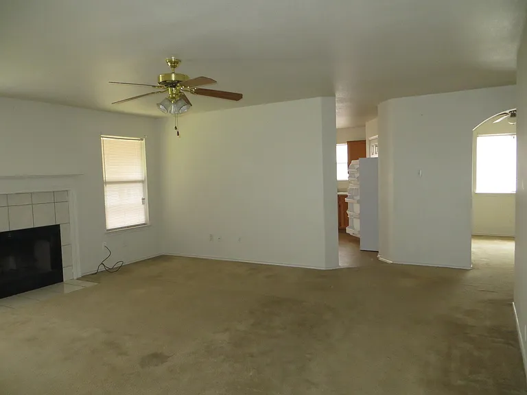 4604 Ledgestone Dr — Photo 4