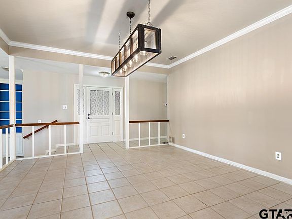 3rd image of 1313 Alameda Dr