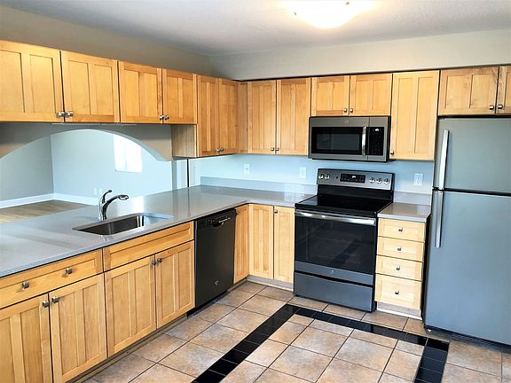 4th image of 325 Welch Ave #5
