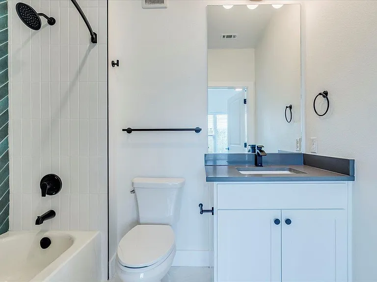 3000 Duval St #203 — Photo 11