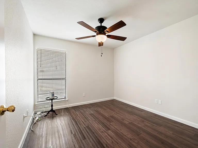 5718 Cancun Dr — Photo 17