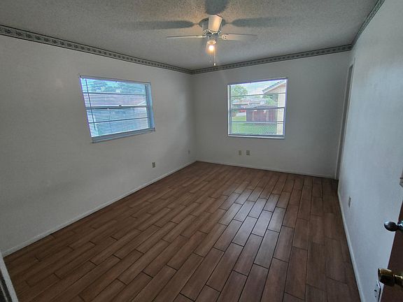 3rd image of 818 Whippoorwill Dr