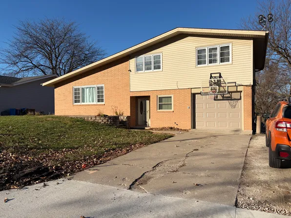 605 Brewer St, Webster City, IA 50595