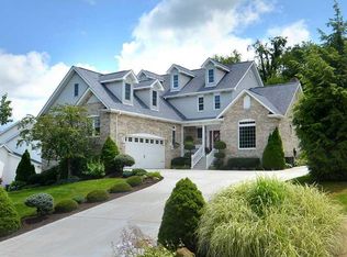 500 Cedar Glenn Dr, North Huntingdon, PA