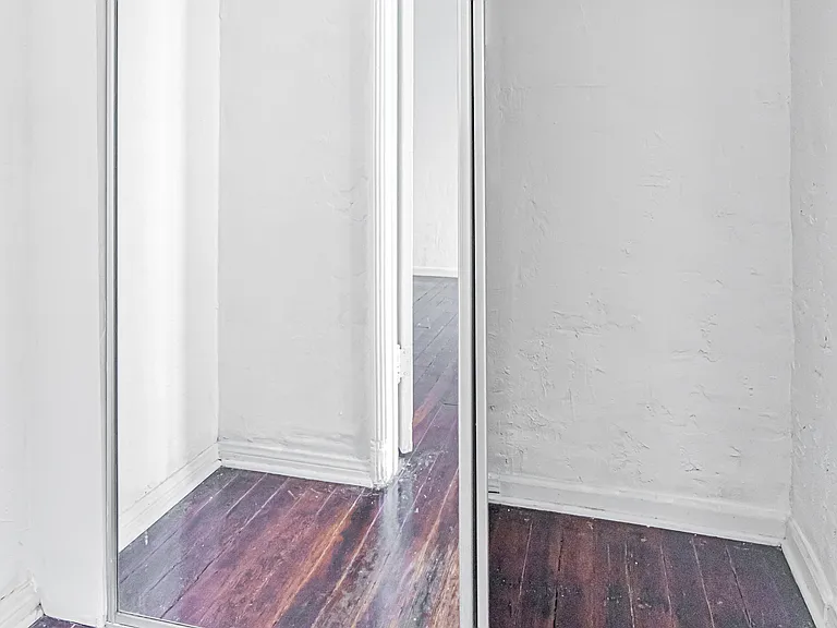 1405 S Berendo St #207 — Photo 8