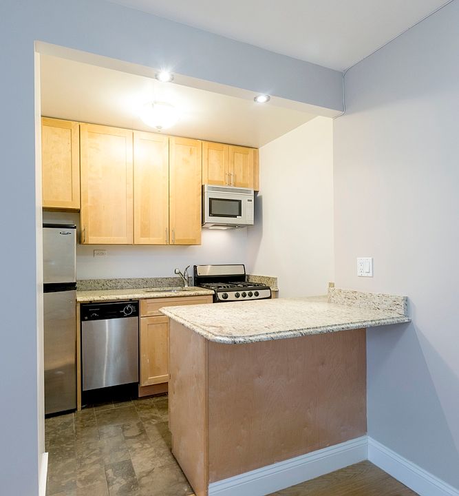 1st image of 792 Columbus Ave APT 1N