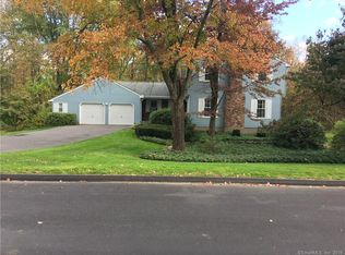 14 Kent Ln, Farmington, CT 06032