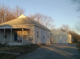716 N 6th St, Fredonia, KS 66736