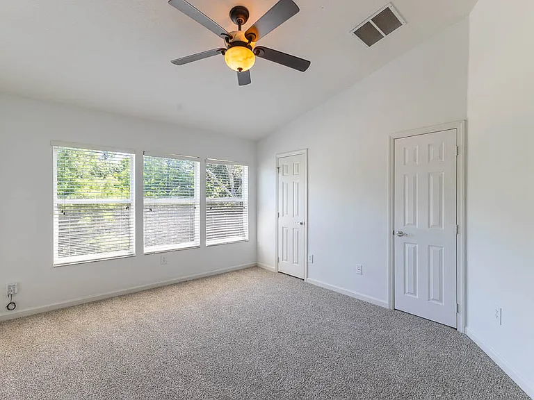 Stockton Dr — Photo 24