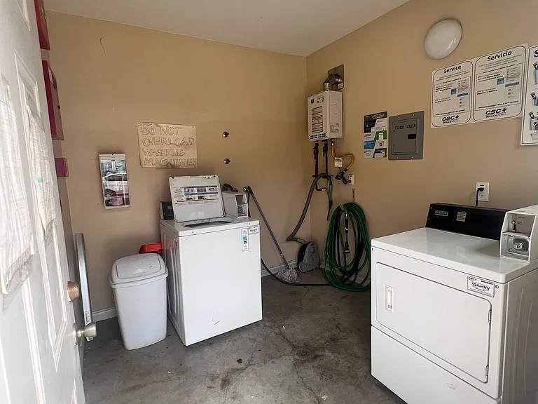 6829 Simpson Ave — Photo 4