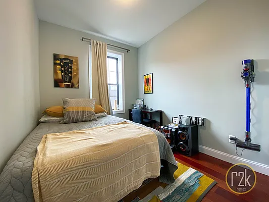 Rented by Realty 2000 Corp | media 26