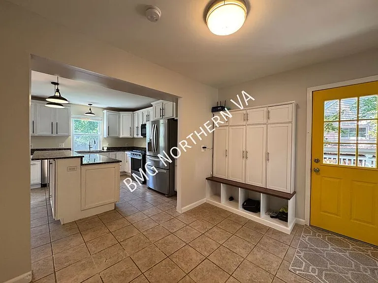 1909 Rollins Dr — Photo 15