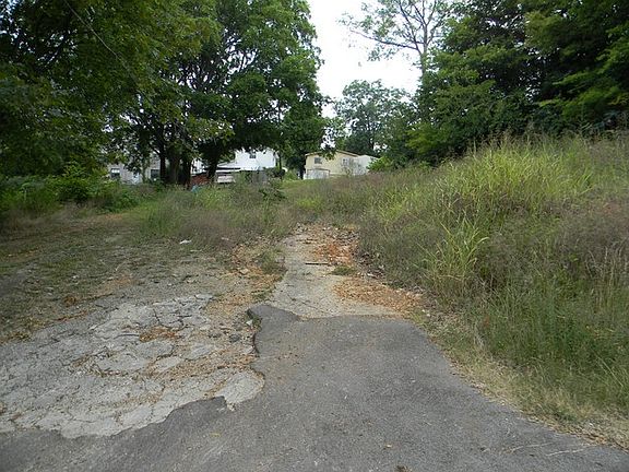 3rd image of 4628 McClain St