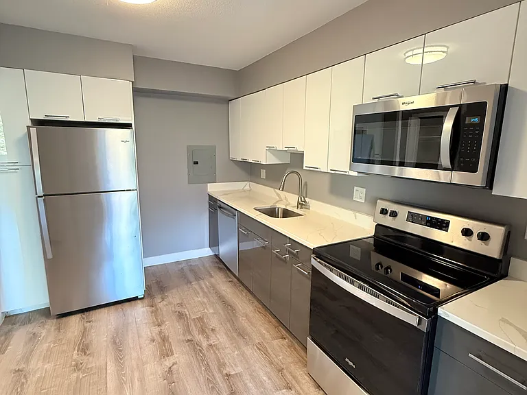 846B Massachusetts Ave #4A — Photo 1
