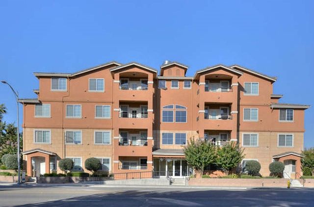 1st image of 88 88 N Jackson Ave #406