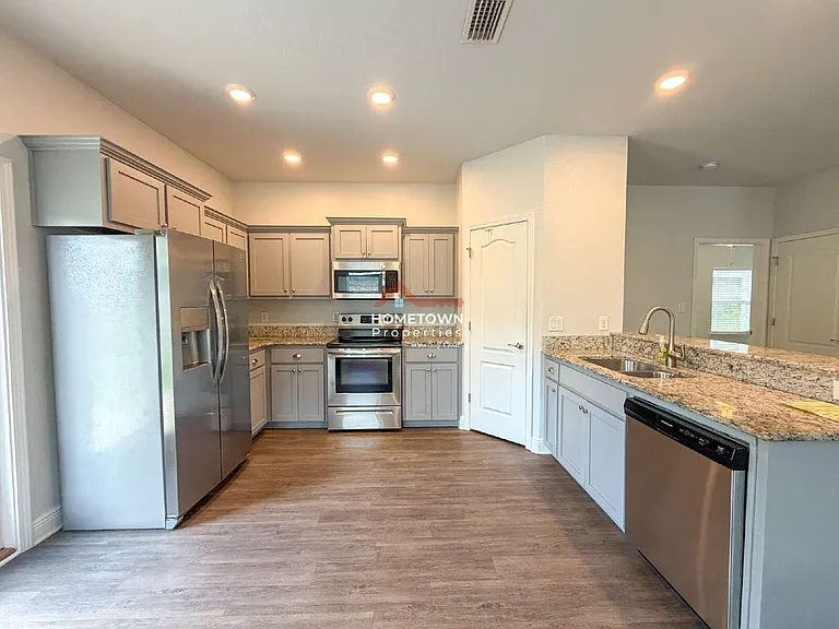 3613 Conley Dr — Photo 4
