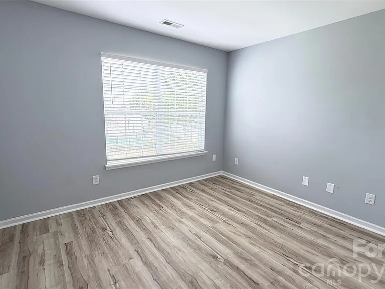 12116 Honor Guard Ave — Photo 10