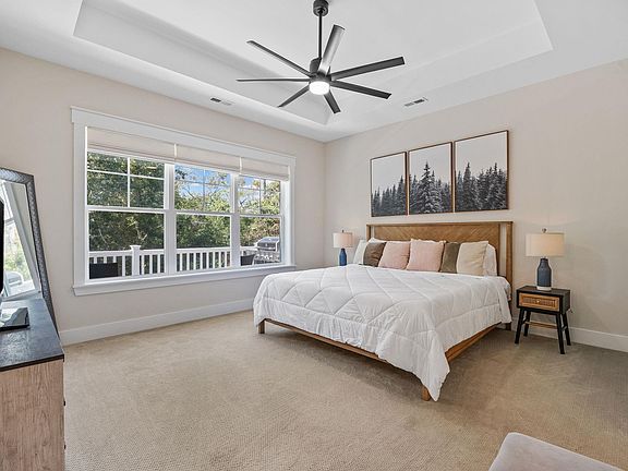 4th image of 278 Rivers Edge Dr.