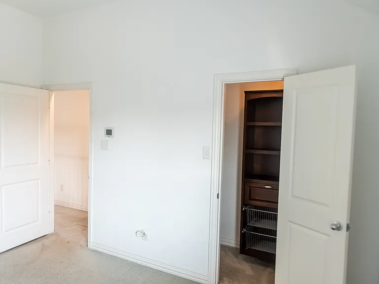 1000 Hoxton Ln — Photo 29