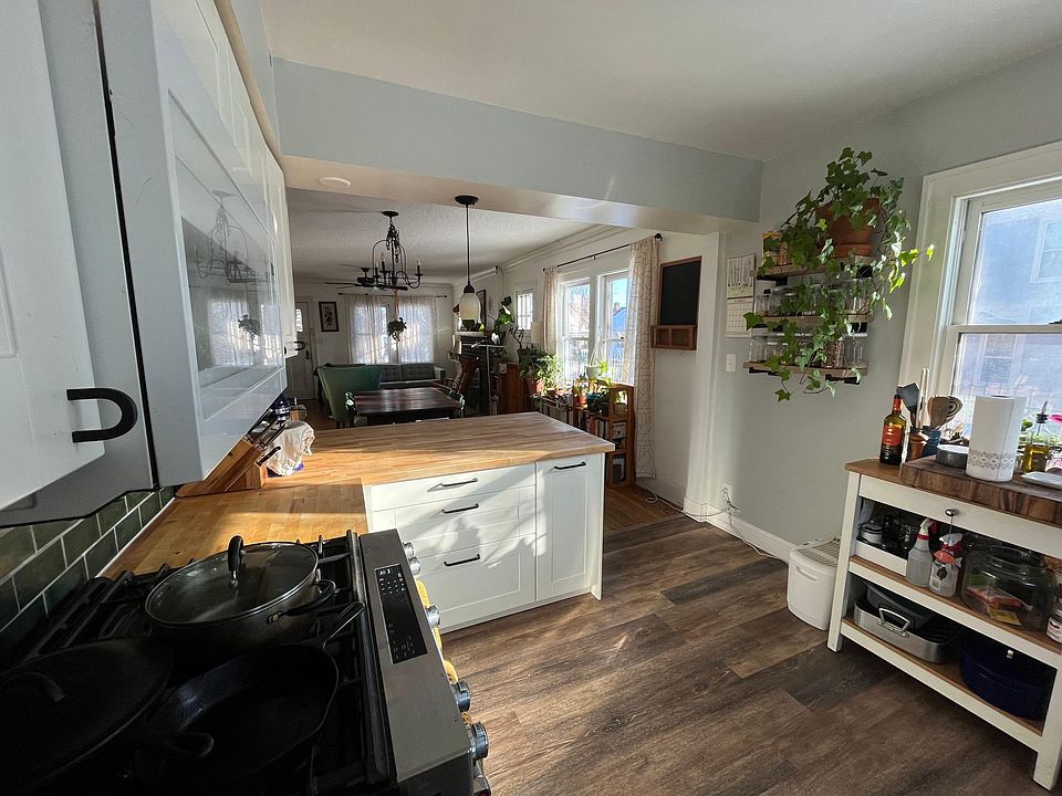 1st image of 2915 Newton Ave N #1