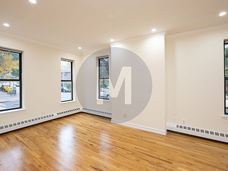 1st image of 249 Marion St #1