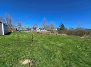 24 Lewis Ave, Yarmouth, NS B5A 3X7