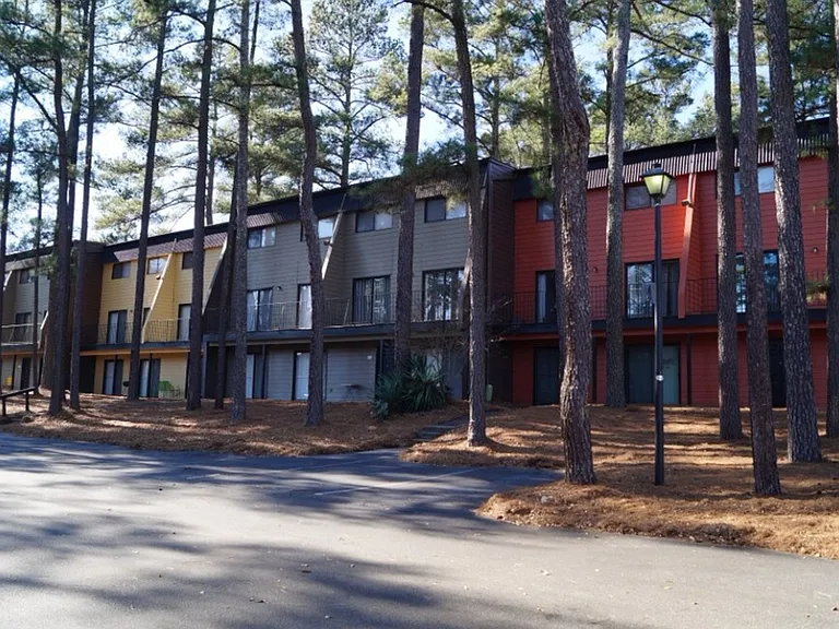 Stone Ridge Apartments — Photo 3