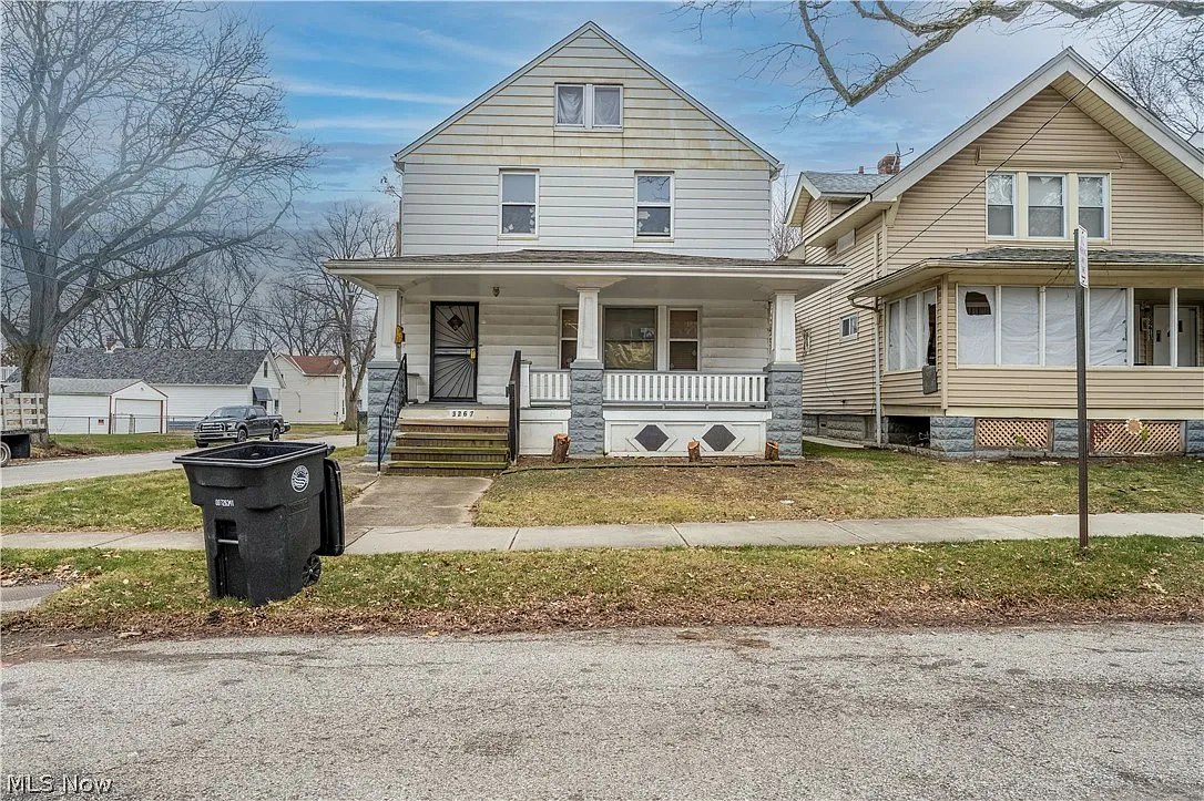 3267 W 82nd St photo 1