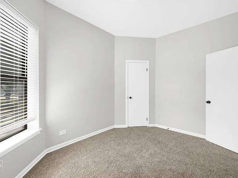 5051 S Forrestville — Photo 48