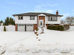 89 Harvest Ln, Commack, NY 11725