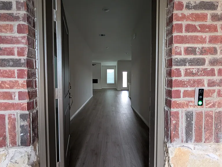 2112 Eugene St — Photo 2