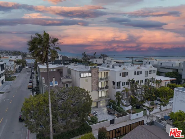 24 Voyage St APT 2, Marina Del Rey, CA 90292