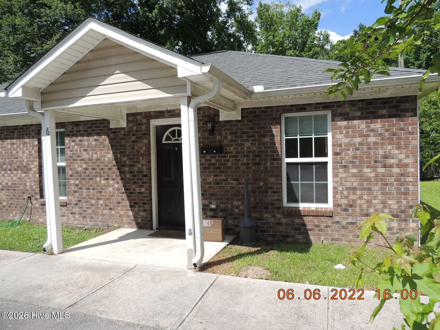 2 bed, 2.0 bath, $1,100 — Photo 1