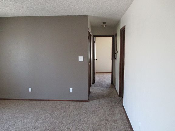 Hallway to bathroom and bedrooms
