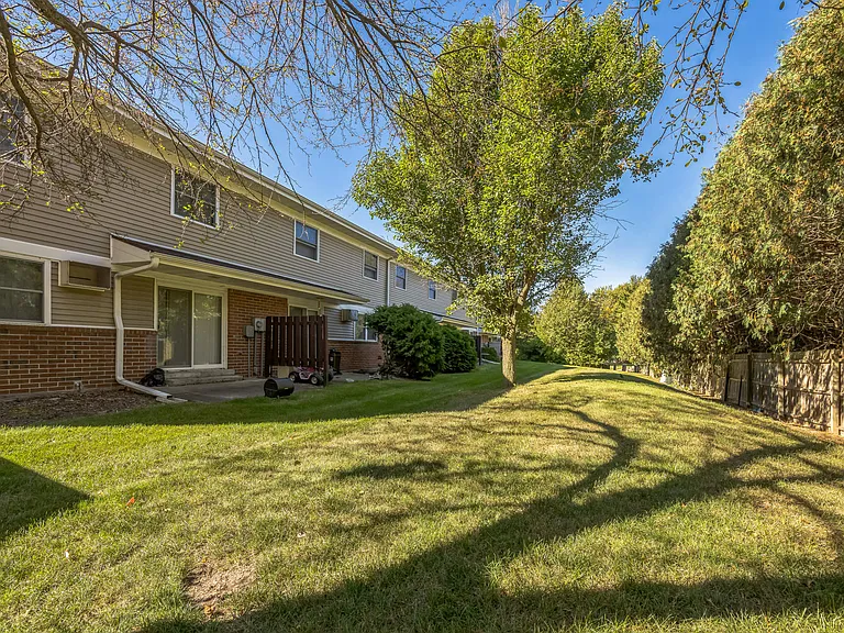 1425 N Water St — Photo 11