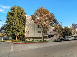 11230 Peach Grove St APT 101, North Hollywood, CA 91601