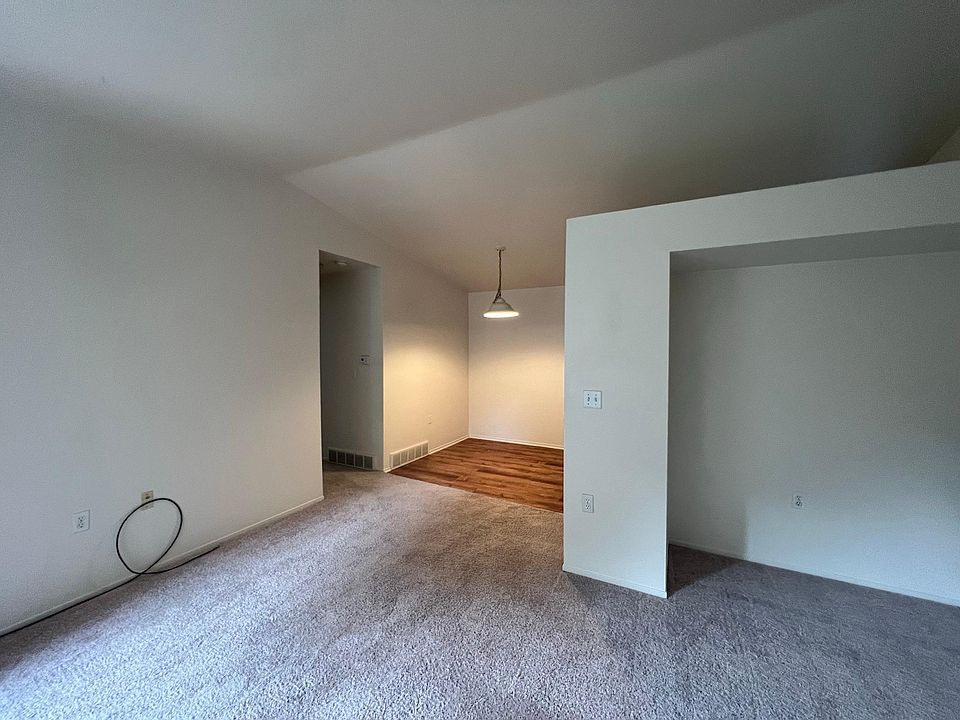 1245 Oxford Manor Ct 2, South Lyon, MI 48178 Zillow